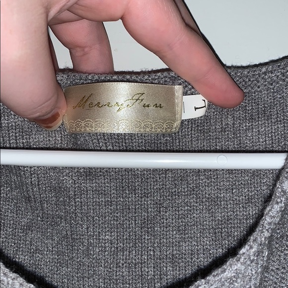 Open Shoulder Sweater - Picture 2 of 3